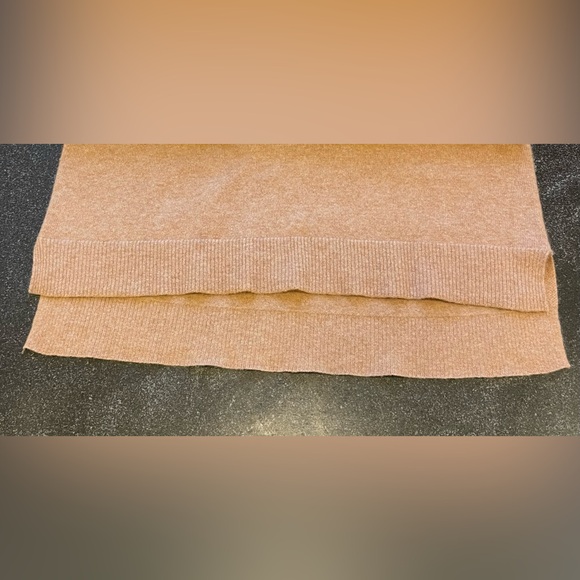 Lord & Taylor Cashmere Sweater Tan Women’s Size Small Camel Caramel - Picture 8 of 8